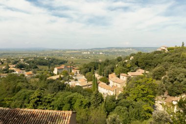 Das Dorf Seguret in der Provence, Vaucluse, Frankreich