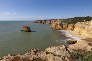 Portekiz, Algarve 'deki Praia da Marinha plajı