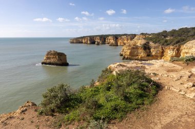 Portekiz, Algarve 'deki Praia da Marinha plajı