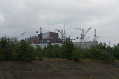 Çernobil, Çernobil nükleer santralindeki 5. ve 6. reaktörü terk etti.