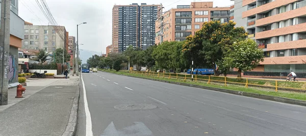 Avenida Vazia Norte Cidade Bogotá Colômbia Com Sitp Sistema Transporte — Fotografia de Stock