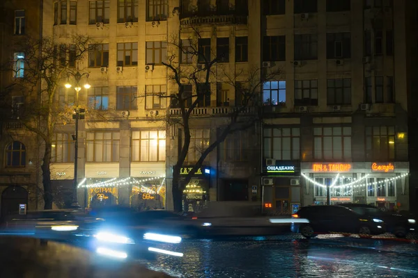 Светофоры Жилыми Зданиями Магазинами Ночь Киев — стоковое фото