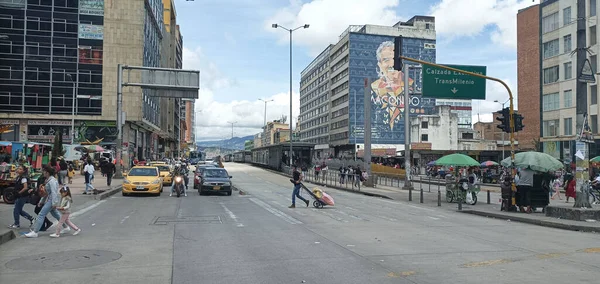 Pazar sabahı San Victorino transmilenio istasyonuna yakın San Victorino mahallesinde Jimenez Bulvarı ile 10. Cadde.