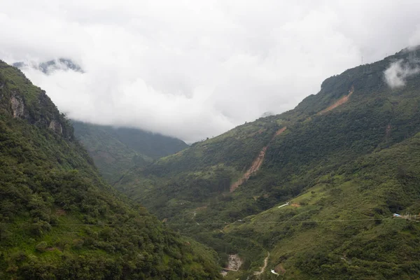 Belo Tiro Vale Profundo Colombiano Com Montanhas Florestais Dia Nublado — Fotografia de Stock