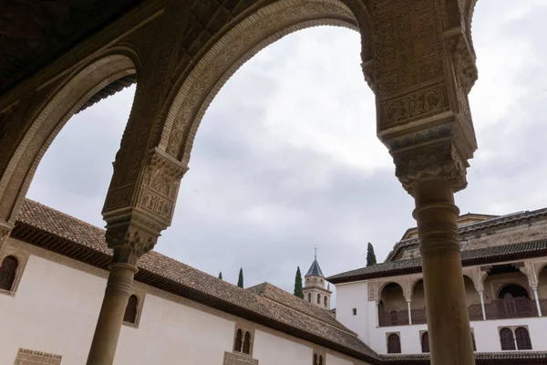 Alhambra Comares Palác Colums Arcs Architectonical Details — Stock fotografie