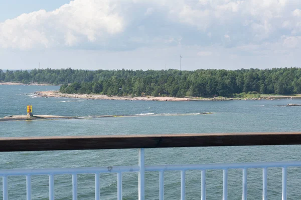 Észt Sziget Tallinni Öbölben Napsütéses Napon Tengerjáró Hajóról Nézve — Stock Fotó