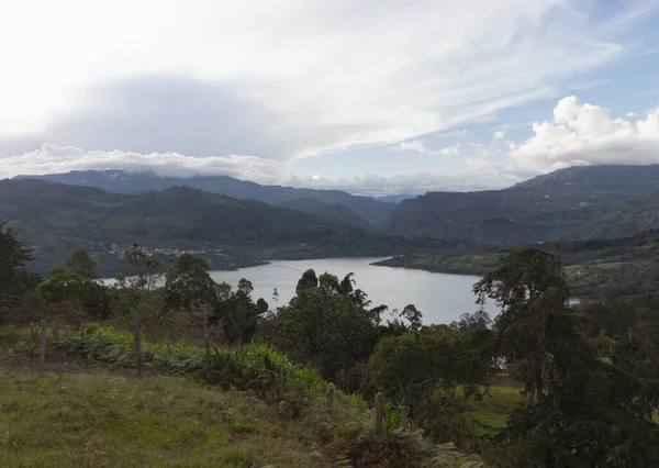 Colombiana Guavio Diga Lago Paesaggio Sul Sole Tramonto Cielo Blu — Foto Stock