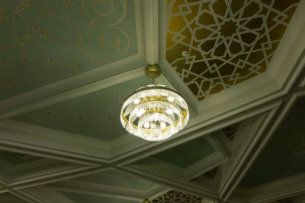 Μια Στρογγυλεμένη Λάμπα Αραβικά Σχέδια Στο Εσωτερικό Kazan Kremlin — Φωτογραφία Αρχείου
