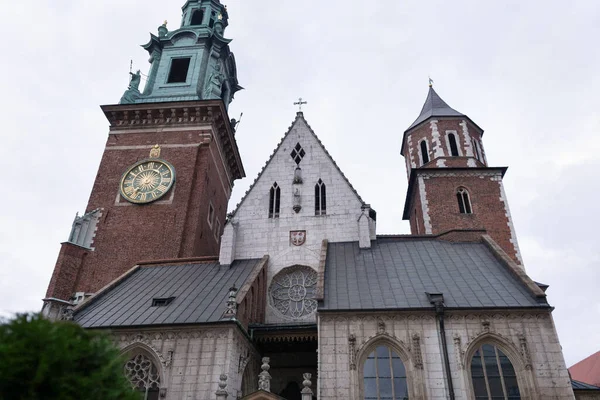 Beautiful Basilica Saints Stanislaus Wenceslaus Gothic Architecture Style Cloudy Sky — Stock Photo, Image