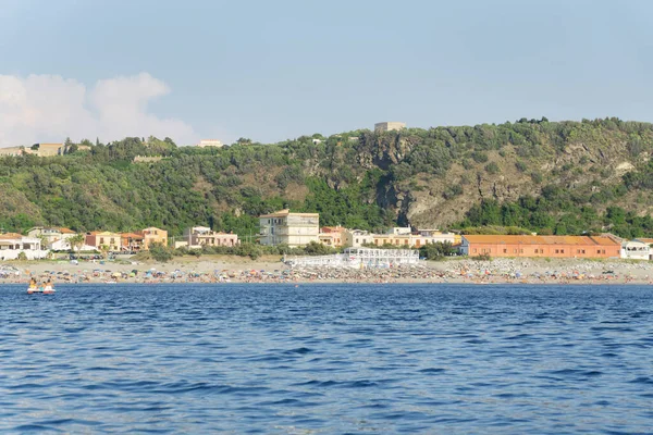 Итальянский Остров Вулкано Сцена Заката Средиземном Море Голубым Небом Заднем — стоковое фото