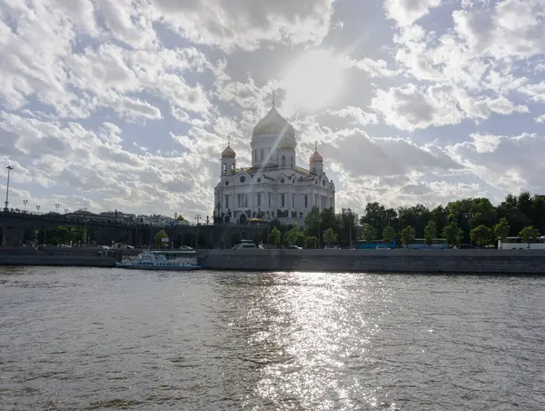Catedral Salvadora Cristo Ortodoxa Vista Rio Moskva Com Sol Atrás — Fotografia de Stock