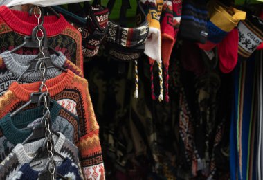 Wool And dean süveter ve Güney Amerika tasarım ürünlerini şehir merkezindeki bit pazarına yaklaştır.