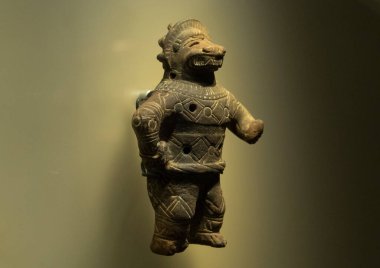 Güzel antik zoomorfik tumako kültürü seramik parçası Kolombiya altın müzesinde