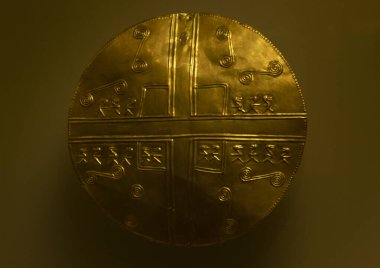Altın yuvarlak antik pektoral Altın müzede