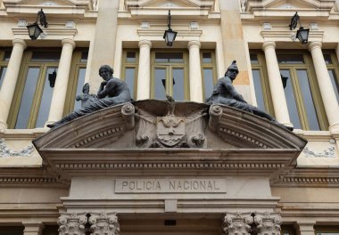 Bogota 'nın tarihi şehir merkezindeki Kolombiya Polis Müzesinin ön cephesi
