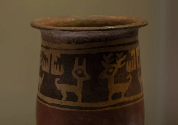 Closeup Indigenous Deer Dog Representation Top Ceramic Vase Golden Museum — Stock Photo, Image