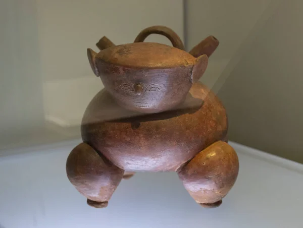Antico Vaso Indigeno Femminile Ceramica Poporo Museo Oro — Foto Stock