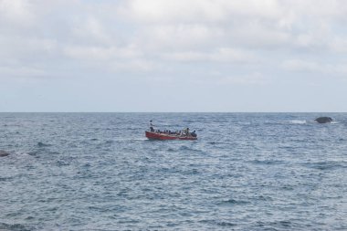 Santa Marta 'dan Karayip denizinin ortasındaki Tayrona Milli Parkı' na turistik tekne geliyor.