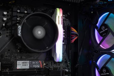 Modern oyun işlemcisi bileşenlerinin makro fotoğrafı 