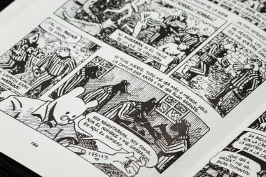 Bir Maus Grafik roman kitabının dahili sayfasına yaklaş 