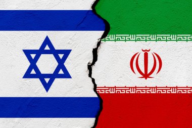 İsrail Devleti ve İran İslam Cumhuriyeti 'nin bayrakları bir grunge çatlağının içinde. Jeopolitik ve savaş kavramı