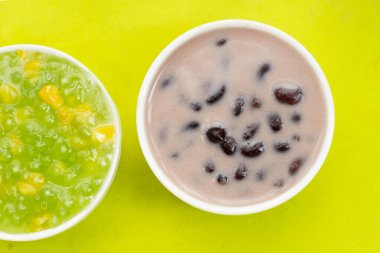 Şerbetli fasulye. Hindistan cevizi sütünde muhallebi incili mısır, Tayland tatlısı.