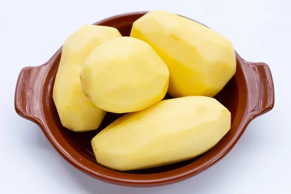 Rauwe Geschilde Aardappelen Witte Achtergrond — Stockfoto
