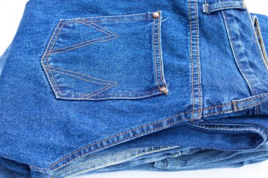 Beyaz arkaplanda mavi kot.