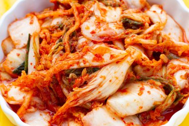 Kimchi, Kore baharatlı mayalanmış sebze yemeği.