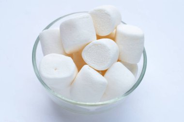 Beyaz arka plan üzerinde beyaz krema.