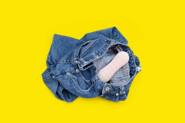 Kumaş fırçalı mavi kot.