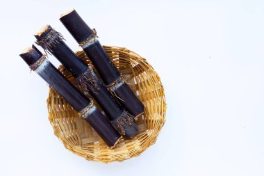 Beyaz zemin üzerine şeker kamışı.