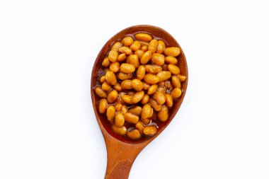 Tuzlu mayalanmış soya sosu.