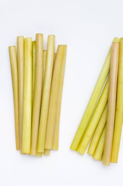 Lotus kökü beyaz arkaplanda.