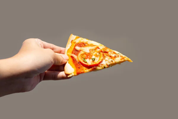 Tenez Pizza Coupée Tranches — Photo