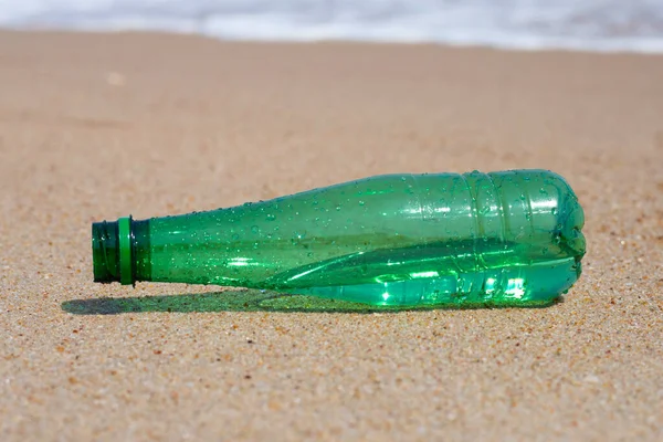 Green Plastic Bottle Beach — Stock Photo, Image