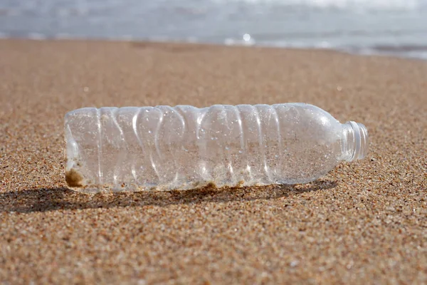 Plastic Fles Het Strand — Stockfoto