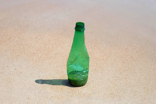 Green Plastic Bottle Beach — Stock Fotó