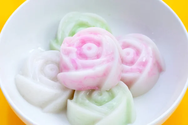Coconut Milk Rose Shaped Jelly Salim Thai Sweet Dessert — Zdjęcie stockowe