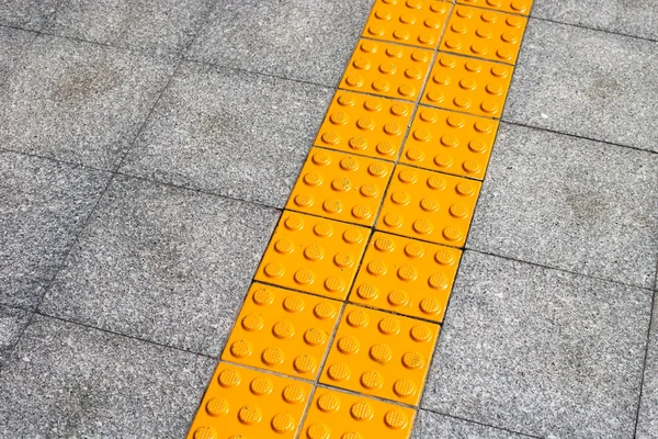 Yellow Blind Floor Walkway — Stockfoto