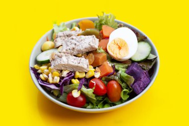 Et ve sebzeli salata.