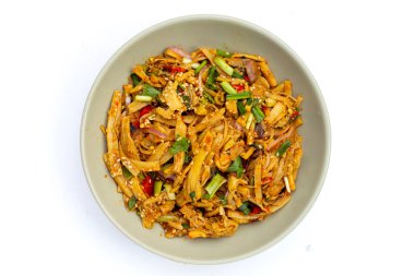 Baharatlı bambu salatası. Tayland yemeği.