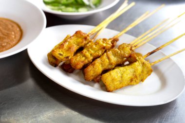 Fıstık soslu ızgara domuz eti satay