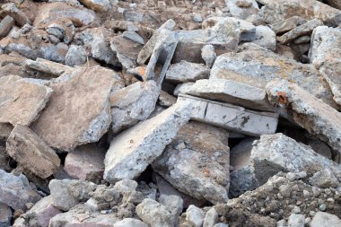 Yıkım üstüne yıkım.