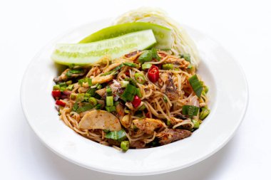 Pirinç vermicelli şehriye baharatlı salata