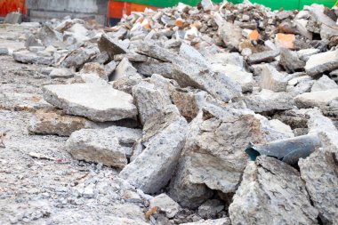 Yıkım üstüne yıkım.