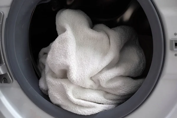 Gebrauchtes Handtuch Der Waschmaschine — Stockfoto