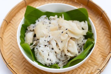 Tatlı yaban elmalı tatlı pilav..