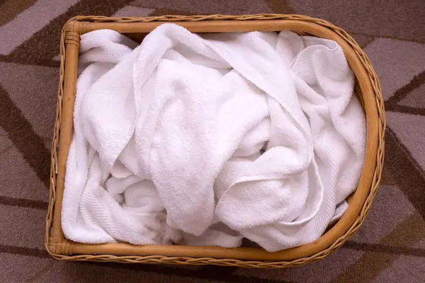Used Towel Wicker Basket — Φωτογραφία Αρχείου