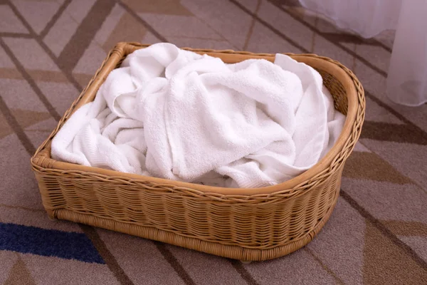 Used Towel Wicker Basket — Zdjęcie stockowe